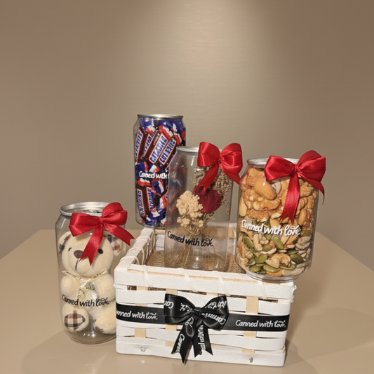 The Signature Luxe Curated Gift Basket – Gourmet Treats & Keepsakes