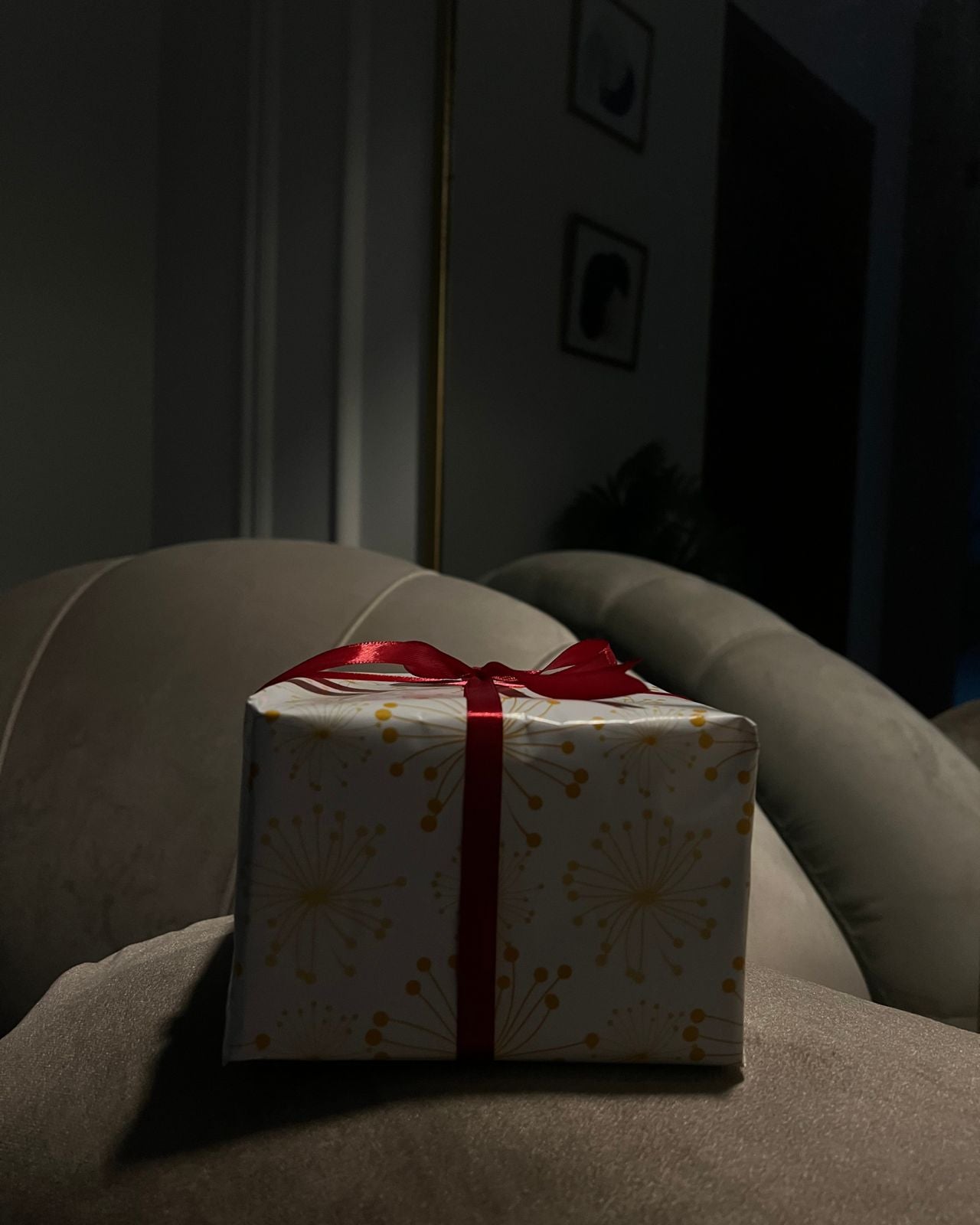 Gift wrapping to the courier box