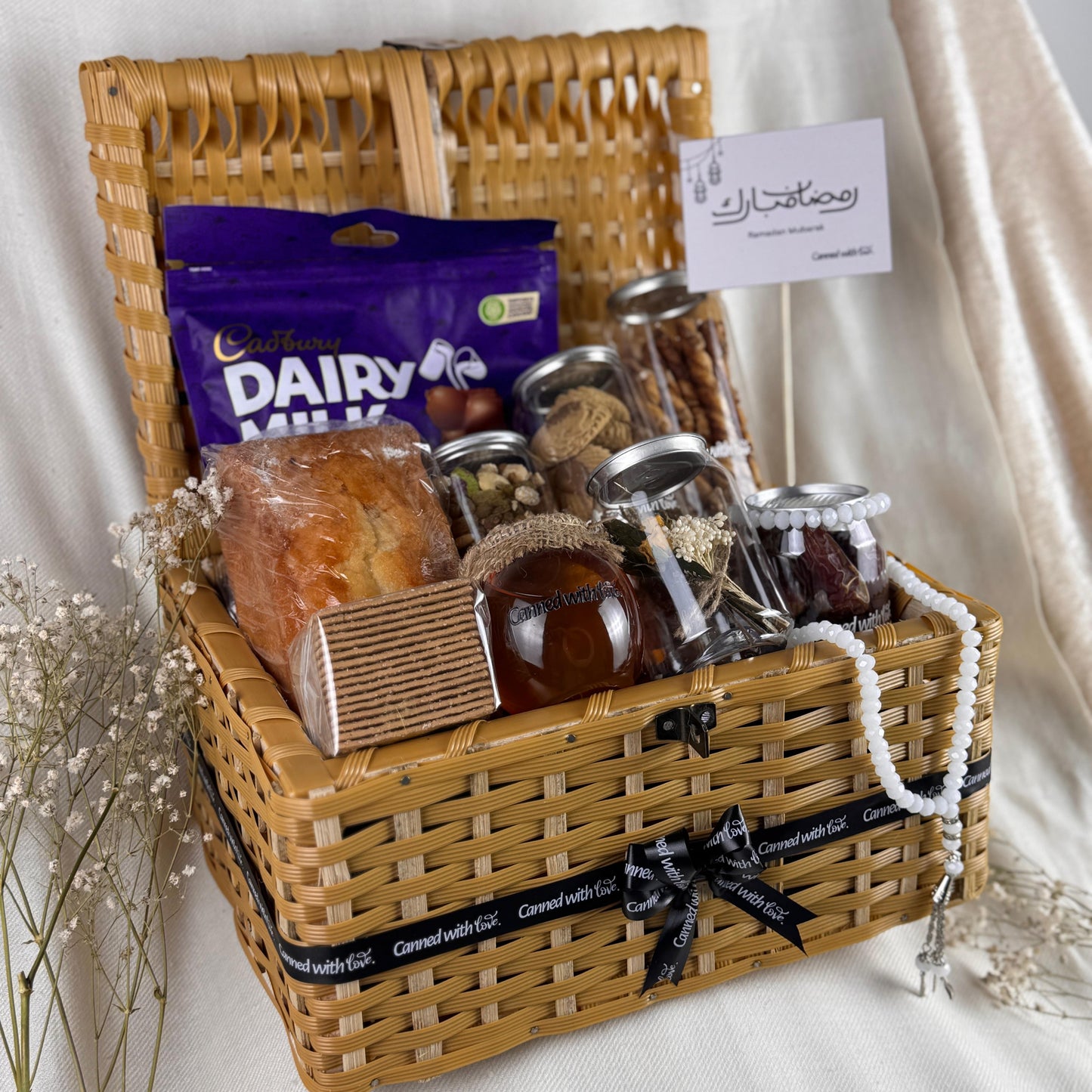 The "Noor" Premium Ramadan Celebration Hamper